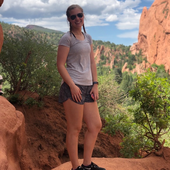 Meet your Posher, Carly - Picture 6 of 6